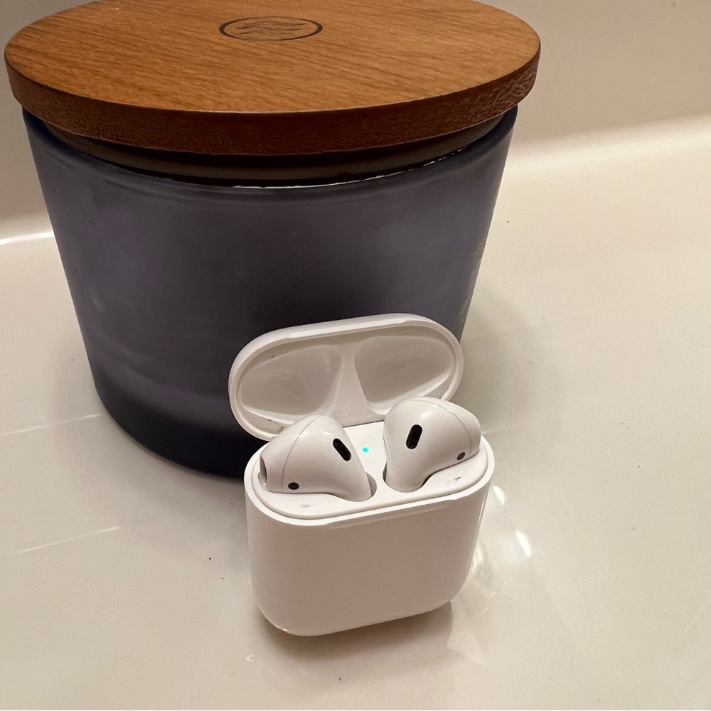 Apple AirPods 1st Gen